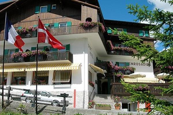 Sporthotel Enrosadira Campitello di Fassa Bagian luar foto