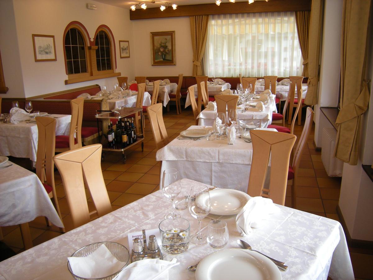 Sporthotel Enrosadira Campitello di Fassa Bagian luar foto