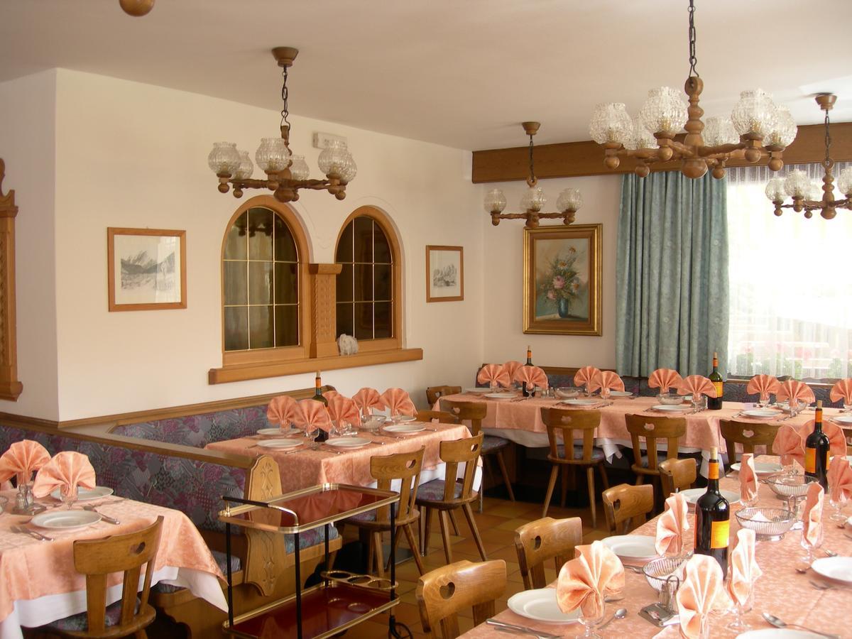 Sporthotel Enrosadira Campitello di Fassa Bagian luar foto